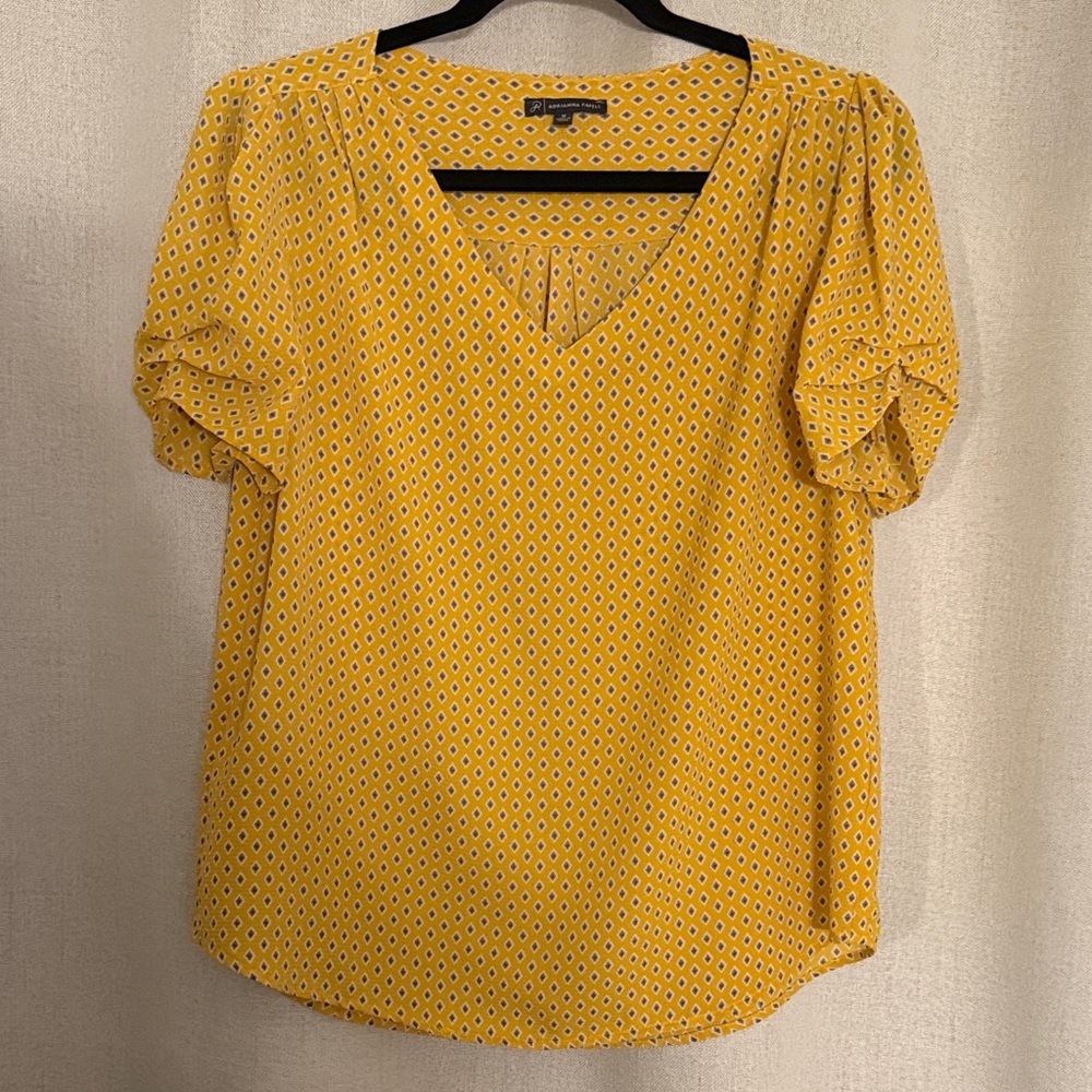 Adrianna Papell Yellow Patterned V-Neck Blouse